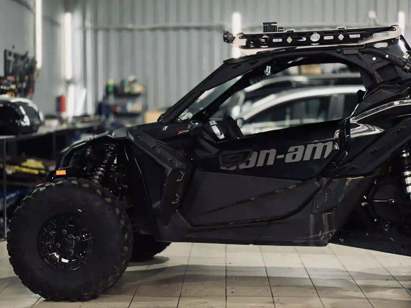 Кастомный короб и мощный автозвук в BRP багги